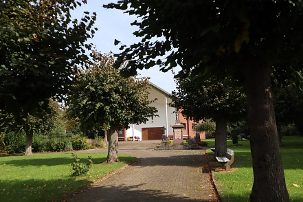 Friedhof Obernfeld Leichenhalle auf den Friedhof in Obernfeld © Samtgemeinde Gieboldehausen